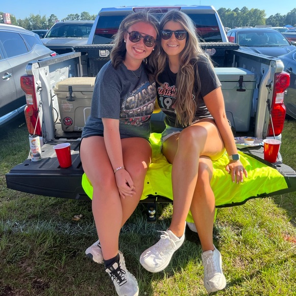 Meet your Posher, Logan - Picture 3 of 5